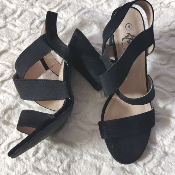 Heels - Picture 1 of 4